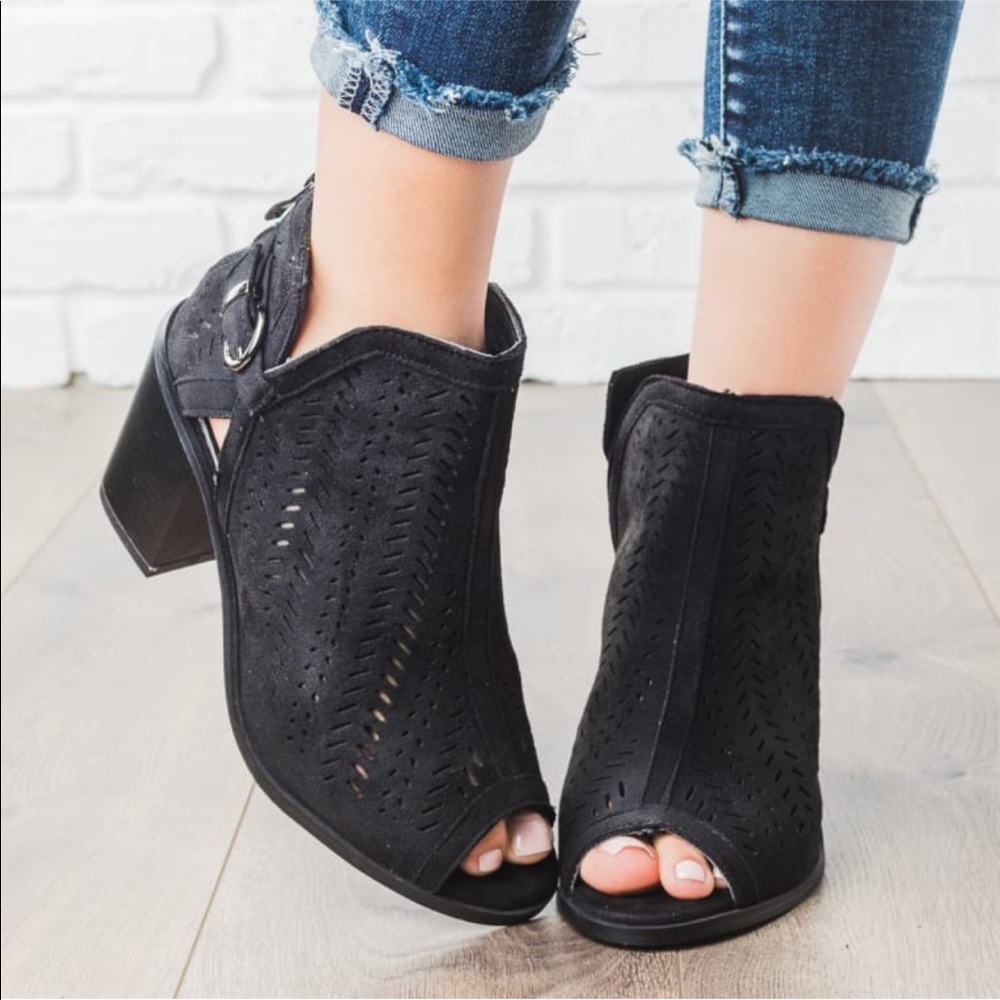 Black buckle open toe fall bootie - Picture 3 of 5